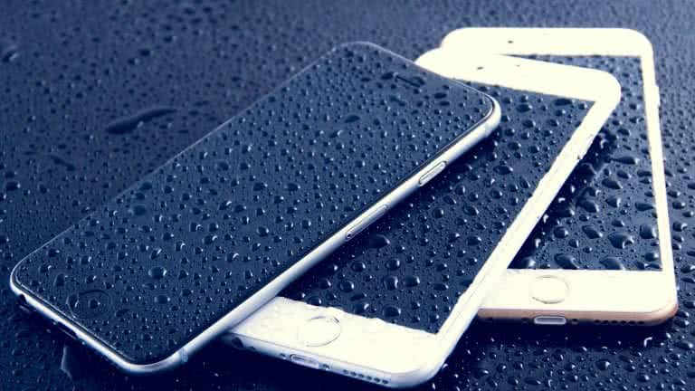 iPhone 6S chống nước: Bạn là người yêu thích thể thao, đặc biệt là bơi lội? Hãy xem ngay hình ảnh về iPhone 6S chống nước - một sản phẩm được thiết kế đặc biệt để đồng hành cùng bạn trong mọi hoạt động ngoài trời.